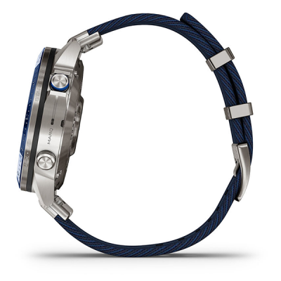 Умные часы Garmin MARQ Captain (Gen 2) 46 мм в титановом корпусе с синим керамическим безелем и ремешком 010-02648-11