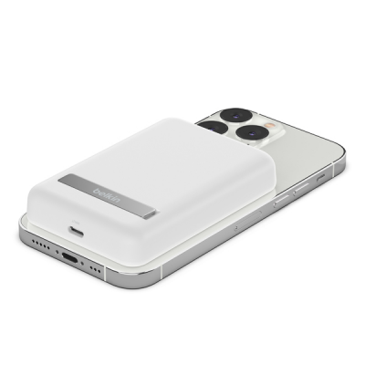Внешний аккумулятор Belkin Magnetic Wireless Power Bank 5000 мАч (BPD004BTWT) белый