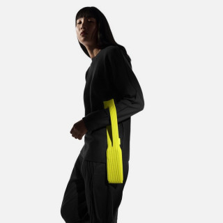 Чехол-сумка Apple iPhone Pocket by ISSEY MIYAKE - Short (HS8R2) Lemon