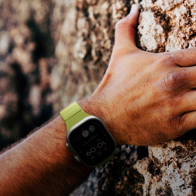 Ремешок Uniq STRIDE FKM Rubber для Apple Watch 49/45/44/42 мм лайм (Lime Green) (49MM-STRILGRN)