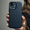 Чехол Decoded Leather Back Cover Mag Case для iPhone 17 (D26IPO17BC1NW) Navy Shadow