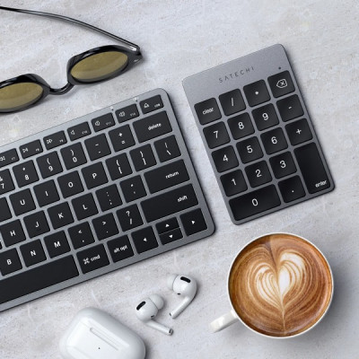 Беспроводной блок клавиатуры Satechi USB-C Aluminum Slim Keypad Numpad (ST-KSALKPM) серый космос