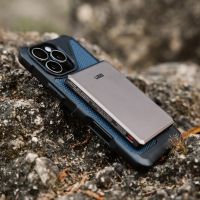Внешний аккумулятор UAG SRGE ​Slim Magnetic Power Bank 5000 мАч (9B4419114030) Black/Grey