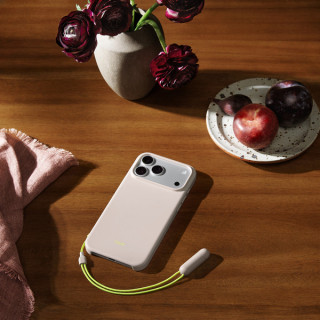 Чехол Beats Kickstand Case для iPhone 17 Pro Max с MagSafe и Camera Control (MGTQ4PA/A) Lime Stone