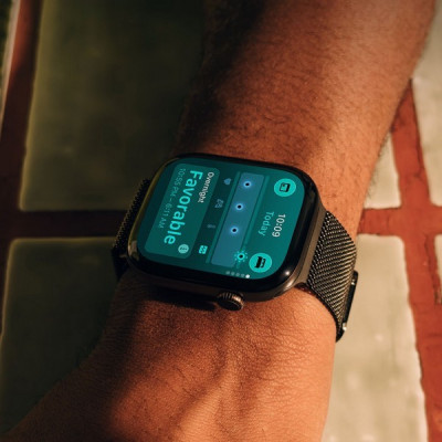 Apple Watch Series 12, 42 mm, Natural Titanium, Natural Milanese Loop