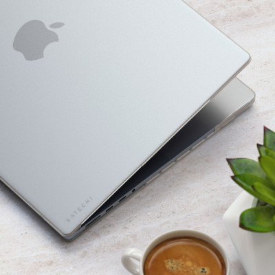 Чехол Satechi Eco Hardshell Case для MacBook Pro 16 2023/2021 (ST-MBP16CL) прозрачный