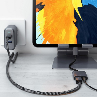 Кабель Satechi USB Type-C - USB Type-C 100W 2 м (ST-TCC2MM) серый космос