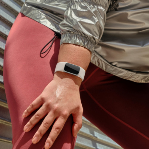 Фитнес-трекер Google Fitbit Charge 6 (Obsidian/Black Aluminum)
