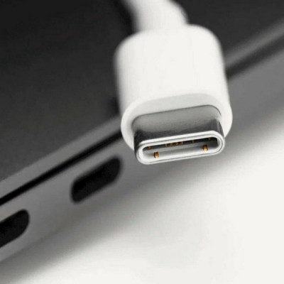 Кабель Apple USB Type-C - USB Type-C для зарядки 1м (MQKJ3) белый