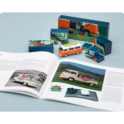 Адвент-календарь Franzis Volkswagen Bulli T2 1967 года 1:43
