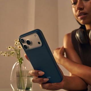 Чехол Beats для iPhone 17 Pro Max с MagSafe и Camera Control (MGJG4) Bedrock Blue