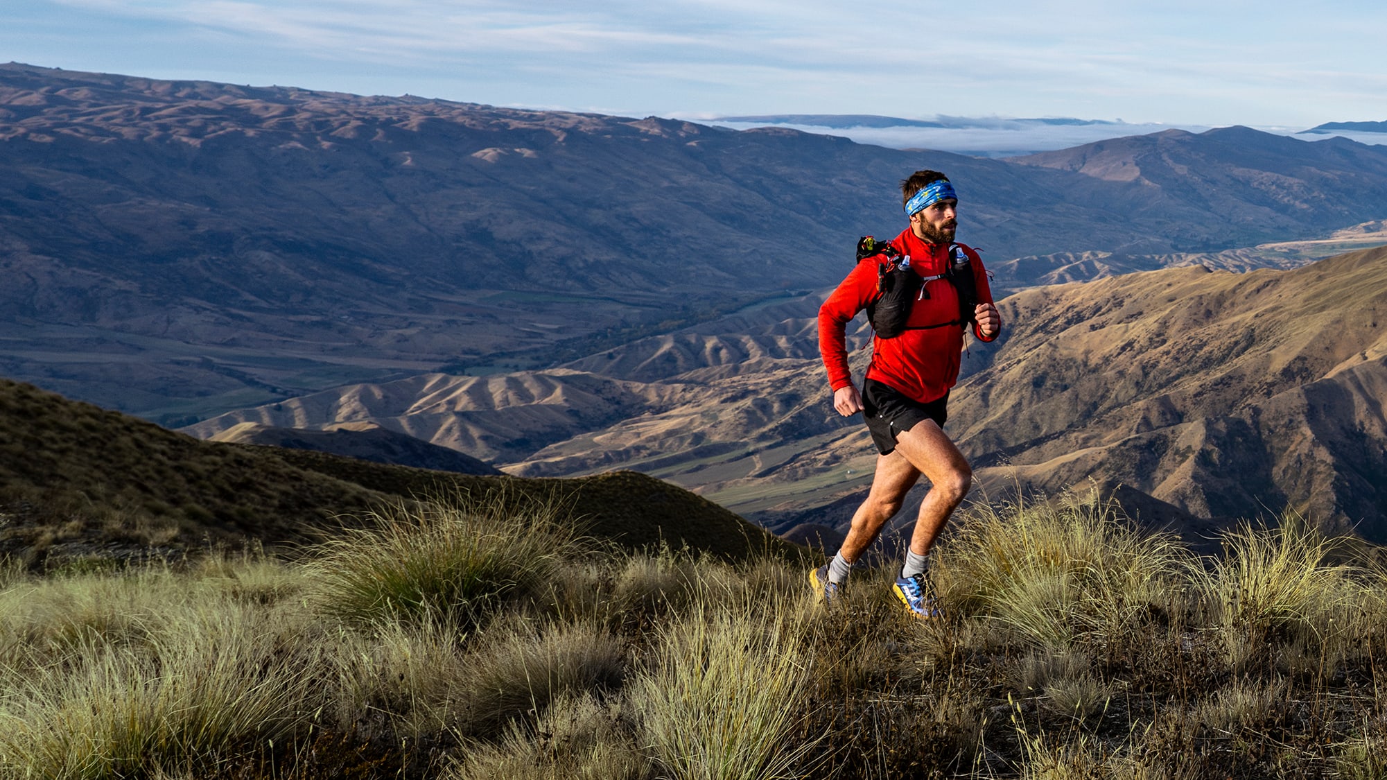 Трейлраннинг в горах — один из основных сценариев использования Garmin Enduro 4